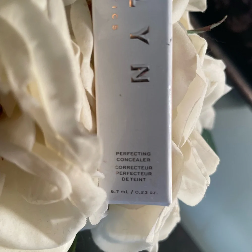 ✨🆕✨Jaclyn Cosmetics Perfecting Concealer NIB .23 oz